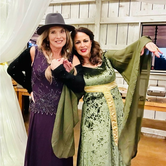 I’m a Southern Lady that believes we can all help each other & look for positive - Picture 4 of 7